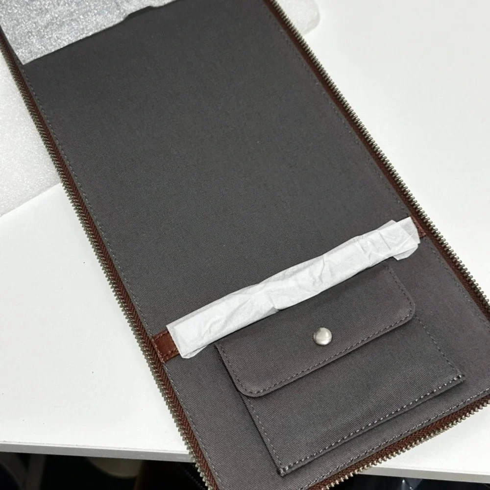 RedEnvelope Brown Leather Travel Tech Tie Organizer Zip Folio Case DAF Initials